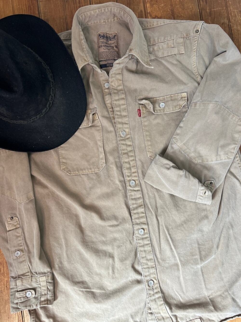 Men’s Levi's canvas shirt Shacket tan long sleeve button front size medium